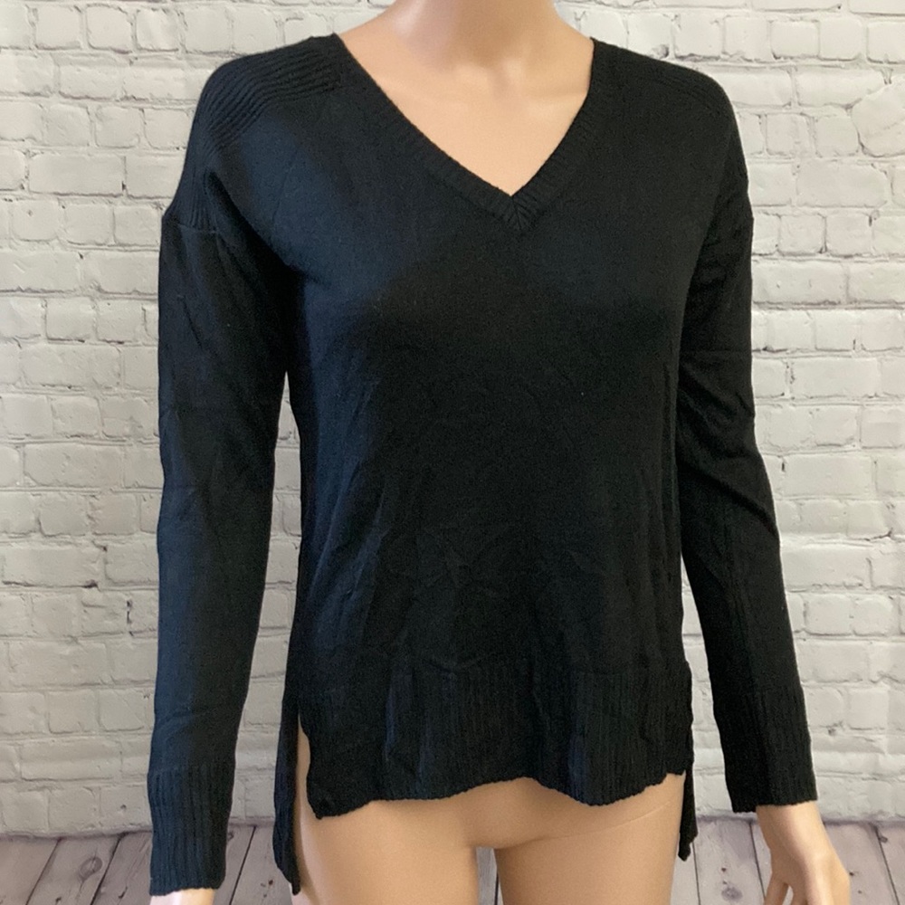 NWT Hippie Rose sweater 🌺